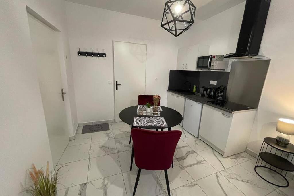 Le Dolce Vita - Centre Historique, Proche Toutes Commodites, Stationnement Aise, Wifi-Netflix Niort Kültér fotó